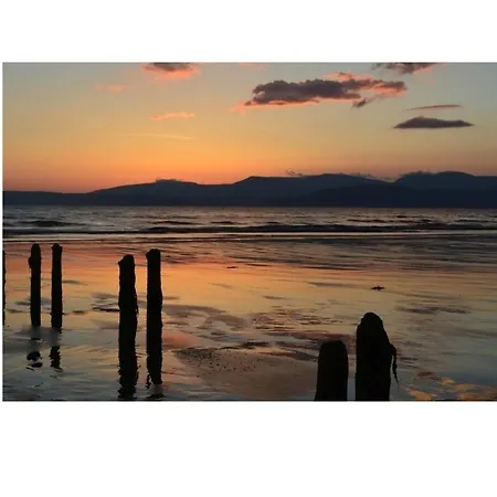 Modern 2 Bedroom With River Views Appartamento