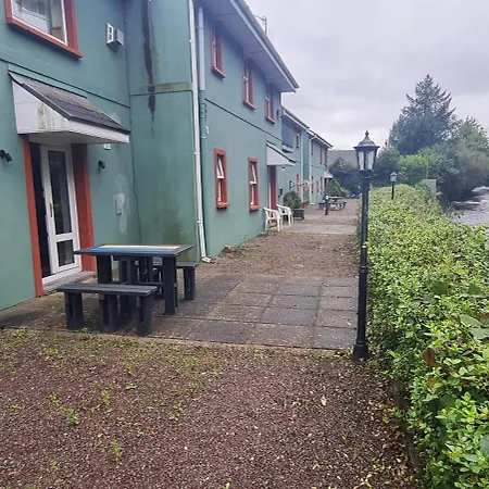 Modern 2 Bedroom With River Views Appartamento *