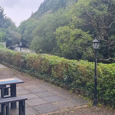 Modern 2 Bedroom With River Views Appartamento