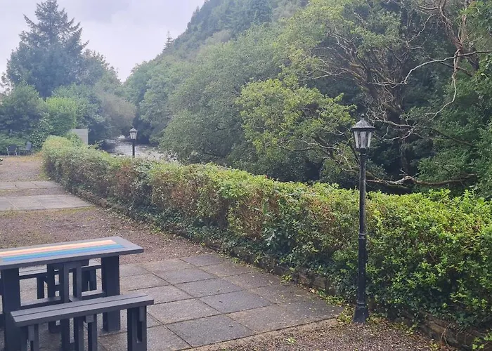 Modern 2 Bedroom With River Views Apartament